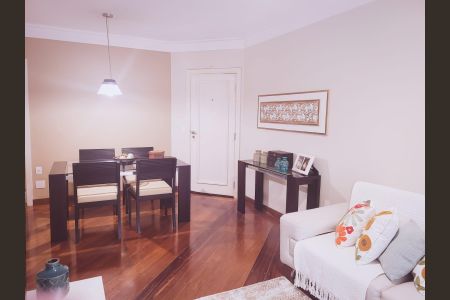 Apartamento à venda com 94m², 4 quartos e 2 vagasSala
