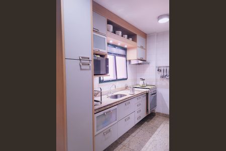 Apartamento à venda com 94m², 4 quartos e 2 vagasBanheiro