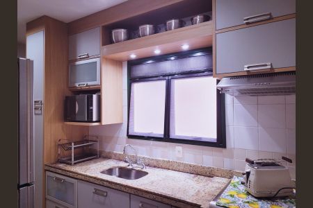 Apartamento à venda com 94m², 4 quartos e 2 vagasCozinha