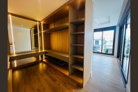 Casa de condomínio à venda com 297m², 4 quartos e 4 vagas Casa de condomínio à venda com 297m², 4 quartos e 4 vagasFoto 44