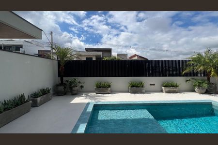 Casa de condomínio à venda com 297m², 4 quartos e 4 vagas Casa de condomínio à venda com 297m², 4 quartos e 4 vagasFoto 04