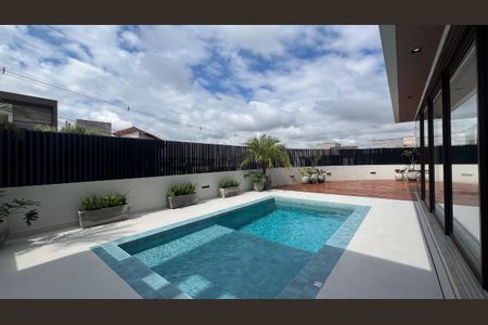 Casa de condomínio à venda com 297m², 4 quartos e 4 vagas Casa de condomínio à venda com 297m², 4 quartos e 4 vagasFoto 03