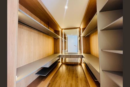 Casa de condomínio à venda com 297m², 4 quartos e 4 vagas Casa de condomínio à venda com 297m², 4 quartos e 4 vagasFoto 47