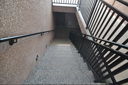 Apartamento à venda com 35m², 2 quartos e 1 vagaEscada