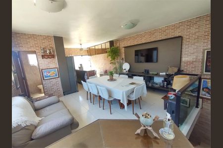 Casa à venda com 3 quartos, 125m² em Jardim Shangrilá (Zona Sul), São Paulo