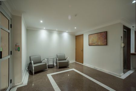 Apartamento à venda com 100m², 4 quartos e 2 vagasHall social