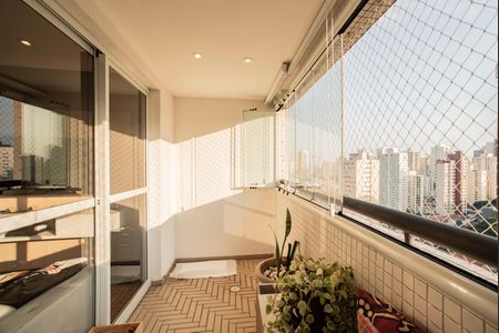 Apartamento à venda com 100m², 4 quartos e 2 vagasVaranda