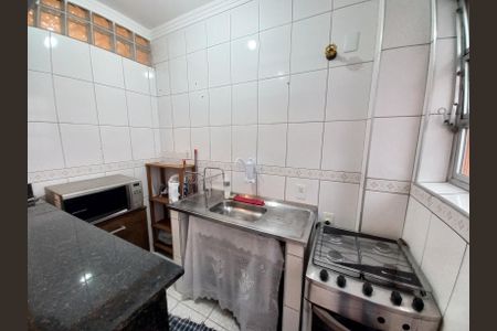 Cozinha de apartamento para alugar com 1 quarto, 35m² em Centro, São Vicente