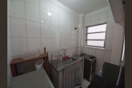 Cozinha de apartamento para alugar com 1 quarto, 35m² em Centro, São Vicente