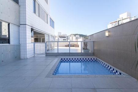 Apartamento para alugar com 89m², 3 quartos e 2 vagas Apartamento para alugar com 89m², 3 quartos e 2 vagasÁrea comum - Piscina