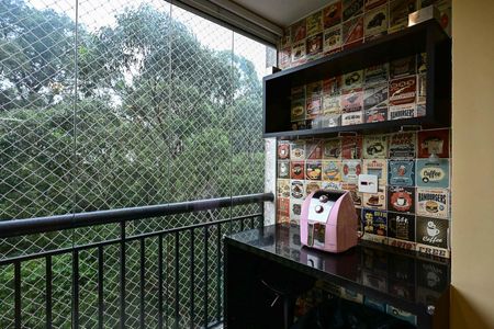 Varanda de apartamento à venda com 3 quartos, 64m² em Vila Andrade, São Paulo