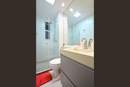 Apartamento à venda com 64m², 3 quartos e 2 vagasBanheiro