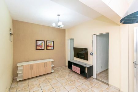 Sala de casa para alugar com 2 quartos, 45m² em Vista Alegre, Rio de Janeiro