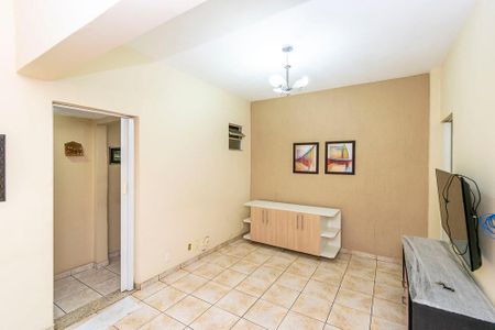 Sala de casa para alugar com 2 quartos, 45m² em Vista Alegre, Rio de Janeiro