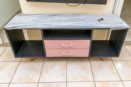 Casa para alugar com 45m², 2 quartos e 1 vagaSala - Estante