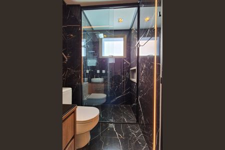 Apartamento à venda com 178m², 2 quartos e 3 vagas Apartamento à venda com 178m², 2 quartos e 3 vagasBanheiro da Suíte
