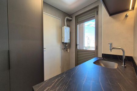 Apartamento à venda com 178m², 2 quartos e 3 vagas Apartamento à venda com 178m², 2 quartos e 3 vagasÁrea de Serviço