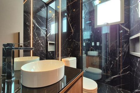 Apartamento à venda com 178m², 2 quartos e 3 vagas Apartamento à venda com 178m², 2 quartos e 3 vagasBanheiro da Suíte