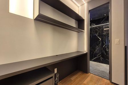 Apartamento à venda com 178m², 2 quartos e 3 vagas Apartamento à venda com 178m², 2 quartos e 3 vagasQuarto 2 - Suíte