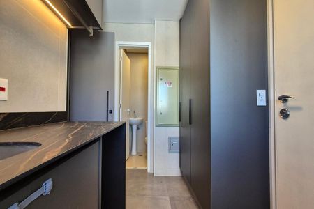 Apartamento à venda com 178m², 2 quartos e 3 vagas Apartamento à venda com 178m², 2 quartos e 3 vagasÁrea de Serviço