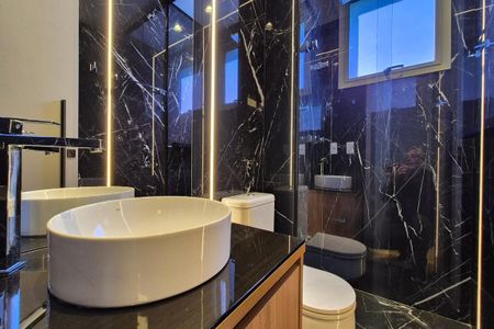 Apartamento à venda com 178m², 2 quartos e 3 vagas Apartamento à venda com 178m², 2 quartos e 3 vagasBanheiro 2 - suíte 2