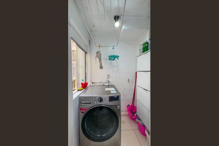 Apartamento à venda com 47m², 2 quartos e 1 vaga Apartamento à venda com 47m², 2 quartos e 1 vagaCozinha e Área de Serviço