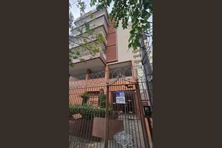 Apartamento à venda com 134m², 3 quartos e 1 vagaFachada do Prédio com placa