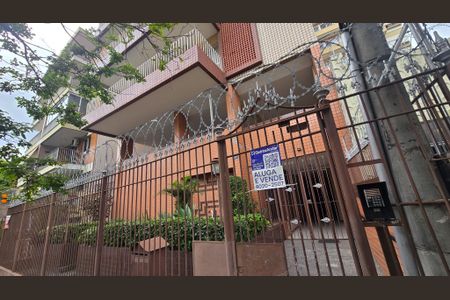 Apartamento à venda com 134m², 3 quartos e 1 vagaFachada do Prédio com placa