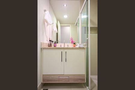 Apartamento para alugar com 72m², 2 quartos e 2 vagasBanheiro