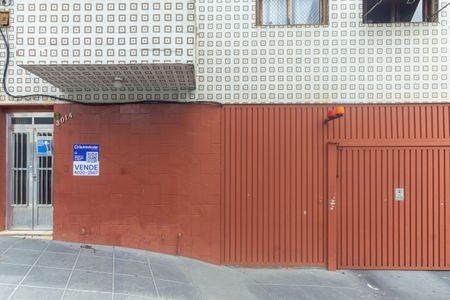 Apartamento à venda com 94m², 3 quartos e 1 vaga Apartamento à venda com 94m², 3 quartos e 1 vagaFachada + Placa