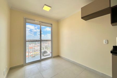 Sala de apartamento para alugar com 1 quarto, 27m² em Jardim Itacolomi, São Paulo