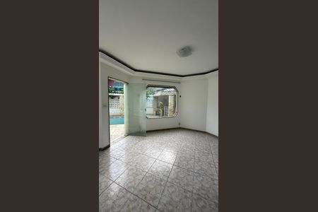 Casa de Condomínio para alugar com 4 quartos, 380m² em Taquara, Rio de Janeiro