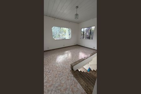 Casa de condomínio para alugar com 380m², 4 quartos e 1 vaga