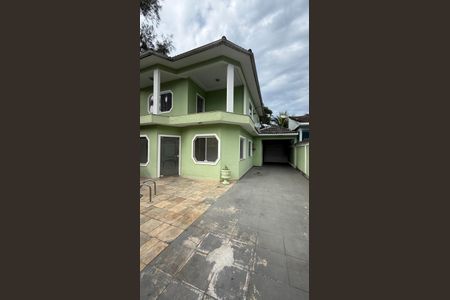 Casa de condomínio para alugar com 380m², 4 quartos e 1 vaga