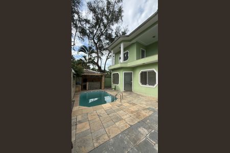 Casa de condomínio para alugar com 380m², 4 quartos e 1 vaga