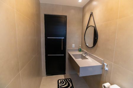 Casa à venda com 180m², 3 quartos e 2 vagas Casa à venda com 180m², 3 quartos e 2 vagasBanheiro da Suíte