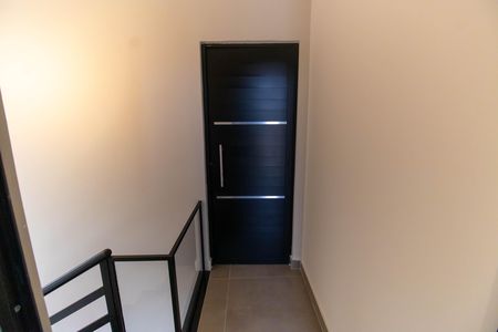 Casa à venda com 180m², 3 quartos e 2 vagas Casa à venda com 180m², 3 quartos e 2 vagasHall