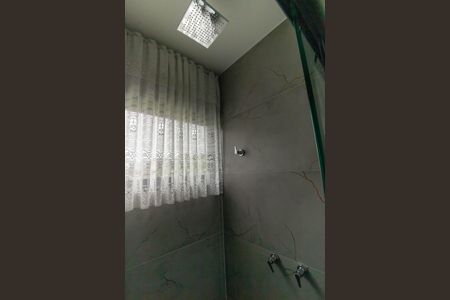 Casa à venda com 180m², 3 quartos e 2 vagas Casa à venda com 180m², 3 quartos e 2 vagasBanheiro Social