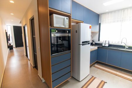 Casa à venda com 180m², 3 quartos e 2 vagas Casa à venda com 180m², 3 quartos e 2 vagasCozinha