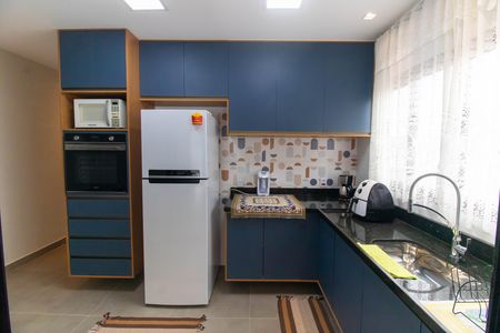Casa à venda com 180m², 3 quartos e 2 vagas Casa à venda com 180m², 3 quartos e 2 vagasCozinha