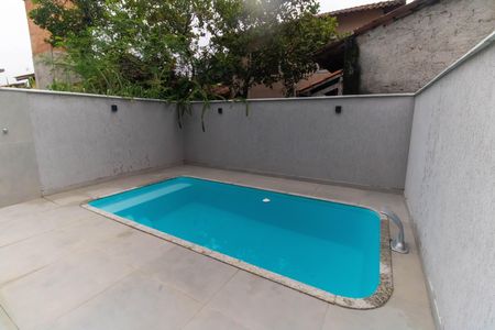 Casa à venda com 180m², 3 quartos e 2 vagas Casa à venda com 180m², 3 quartos e 2 vagasÁrea externa