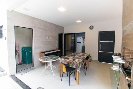 Casa à venda com 180m², 3 quartos e 2 vagas Casa à venda com 180m², 3 quartos e 2 vagasÁrea gourmet