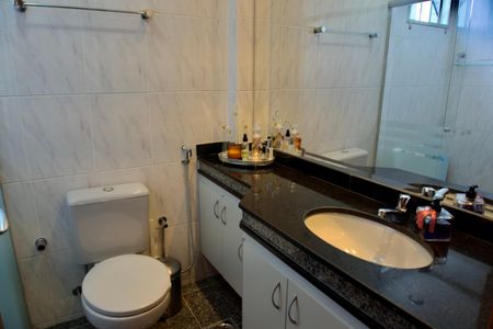 Apartamento à venda com 88m², 3 quartos e 2 vagasBanheiro