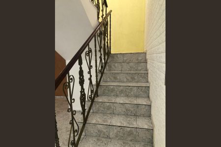 Casa para alugar com 175m², 4 quartos e 3 vagasEscada