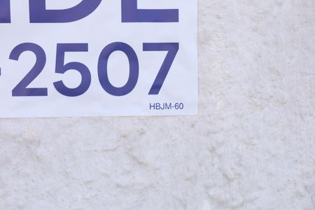 Apartamento à venda com 49m², 2 quartos e 1 vagaPlaca instalada na fachada do condomínio - Código da placa: HBJM-60