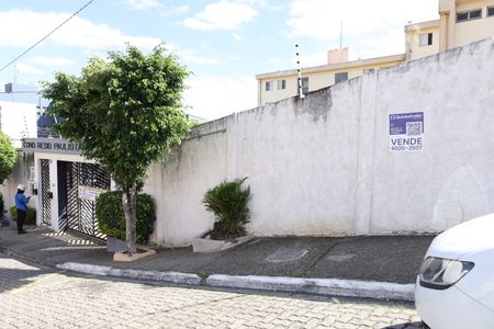 Apartamento à venda com 49m², 2 quartos e 1 vagaPlaca instalada na fachada do condomínio - Código da placa: HBJM-60