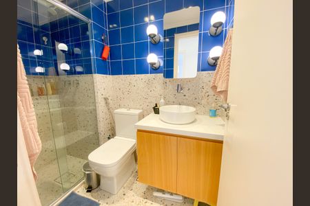 Apartamento à venda com 71m², 2 quartos e 2 vagasBanheiro Social