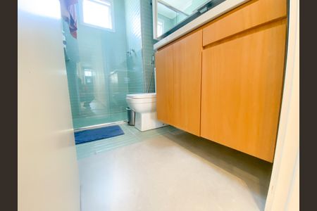 Apartamento à venda com 71m², 2 quartos e 2 vagasBanheiro Suíte