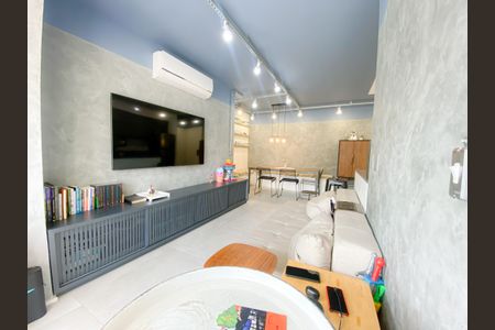 Sala de apartamento à venda com 2 quartos, 71m² em Vila Ipojuca, São Paulo