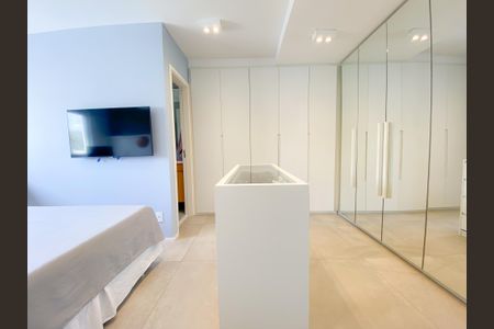 Apartamento à venda com 71m², 2 quartos e 2 vagasCloset Suíte